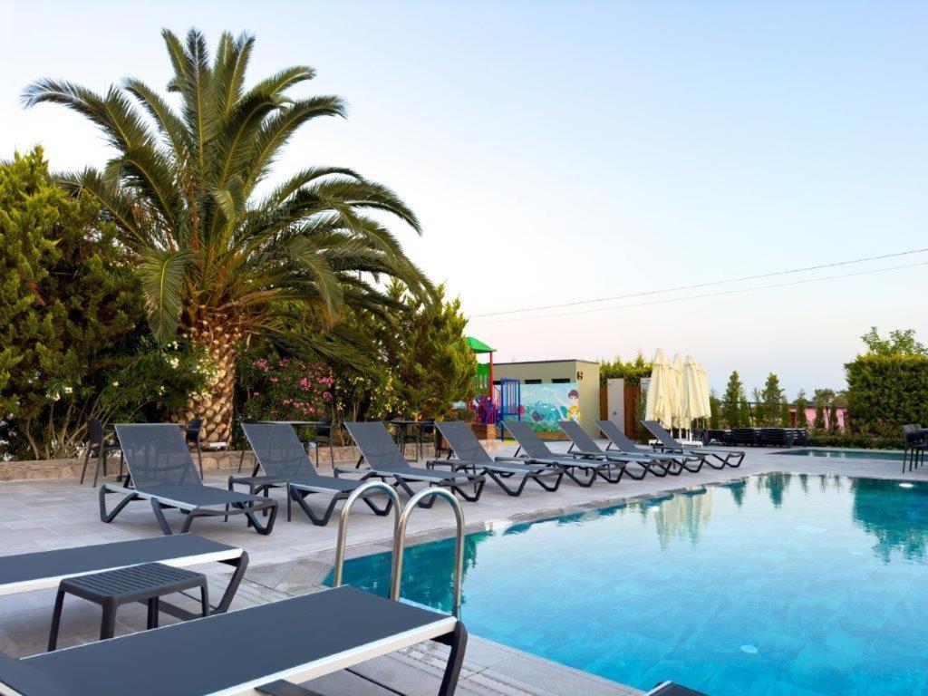 Club Kavala Beach Hotel Assos Exteriör bild